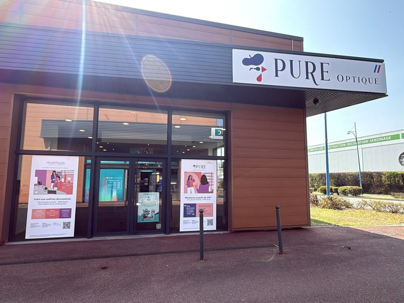 Façade de la boutique Pure Optique à Bourges